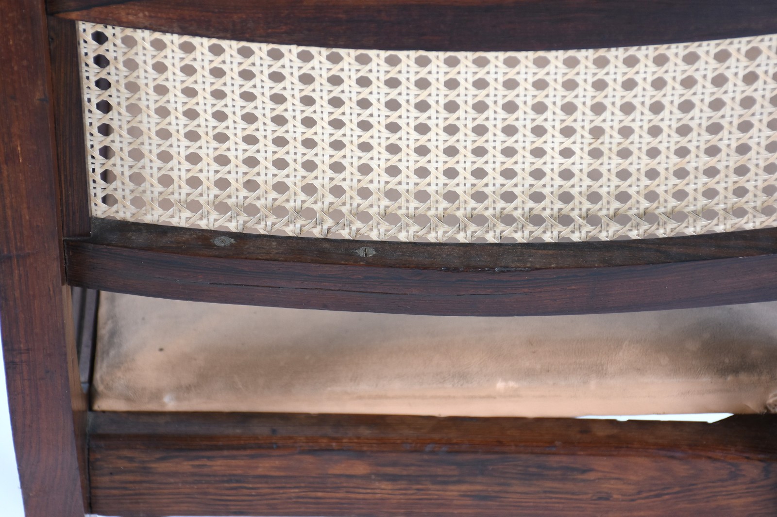 Conjunto com oito cadeiras de madeira nobre para sala de jantar... - foto 7 de 7