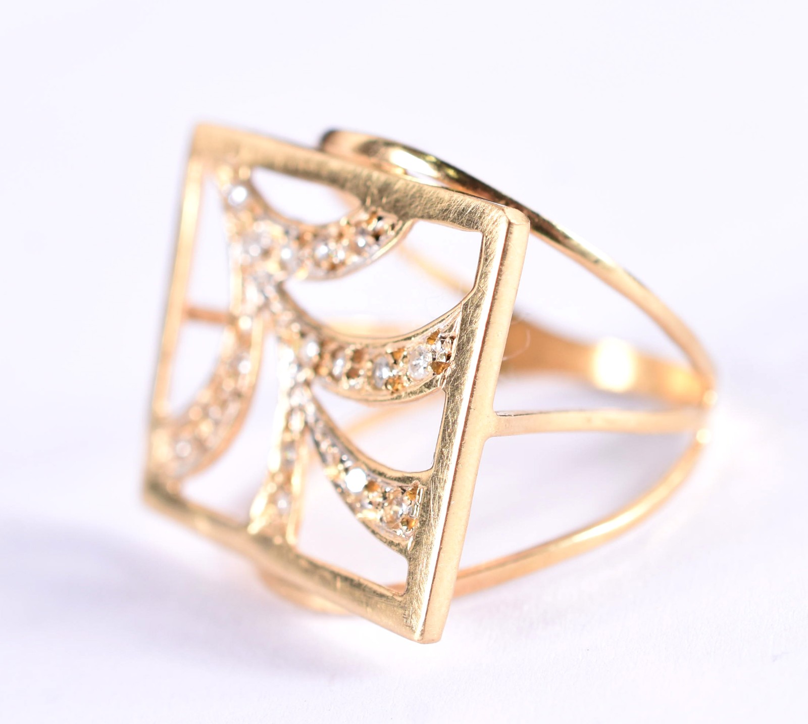 Anel de ouro amarelo 18 k contraste 750, feitio retangular com... - foto 1 de 4