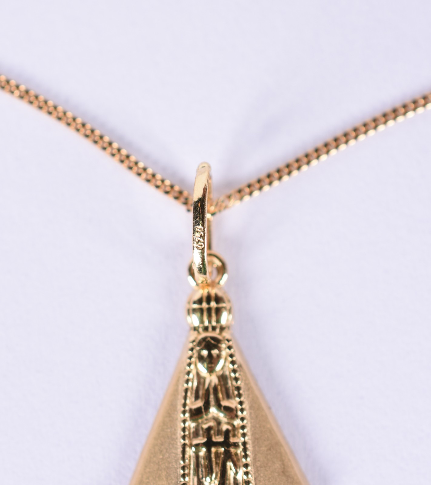 Gargantilha de ouro 18 k com pingente com Nossa Senhora Aparecida... - foto 2 de 6