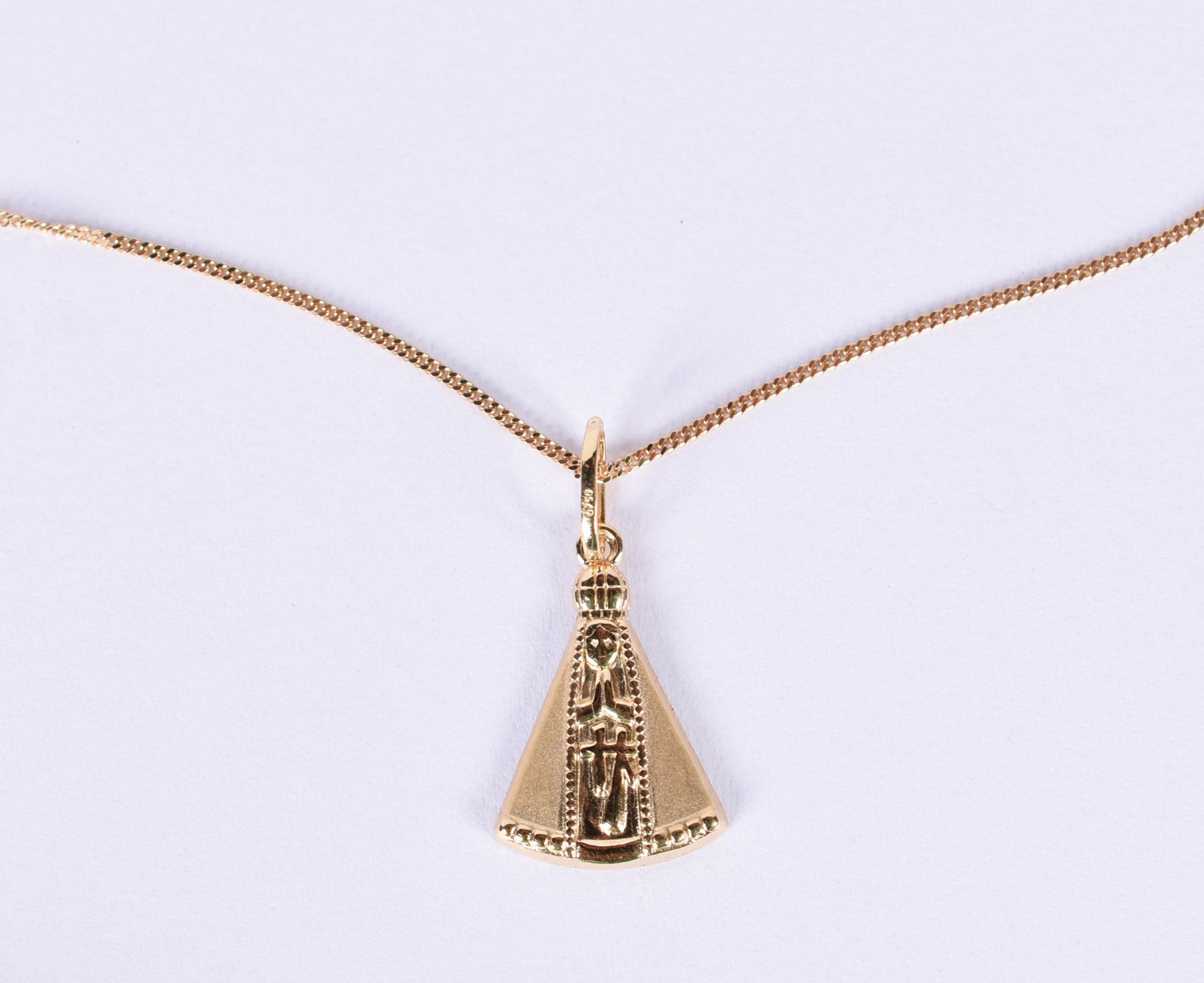 Gargantilha de ouro 18 k com pingente com Nossa Senhora Aparecida... - foto 1 de 6