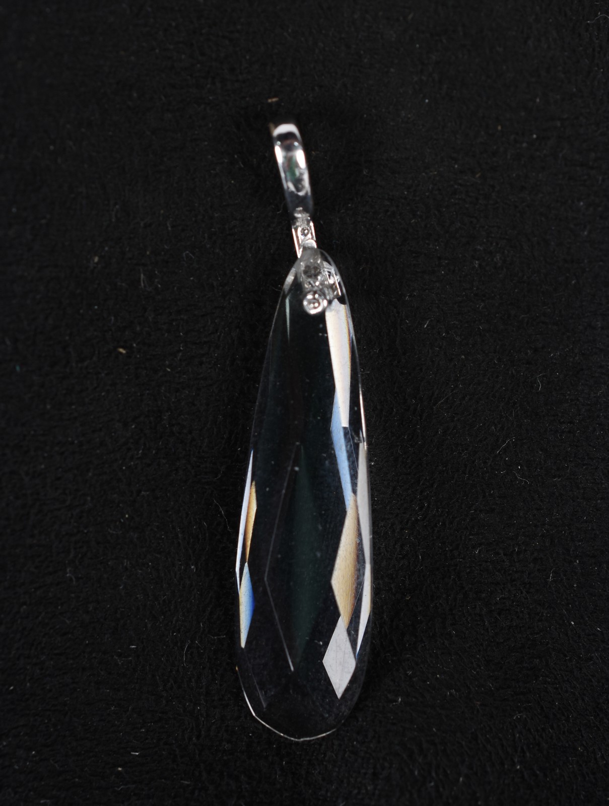 Pingente de ouro branco com pedra de cristal (Por motivos de... - foto 5 de 6