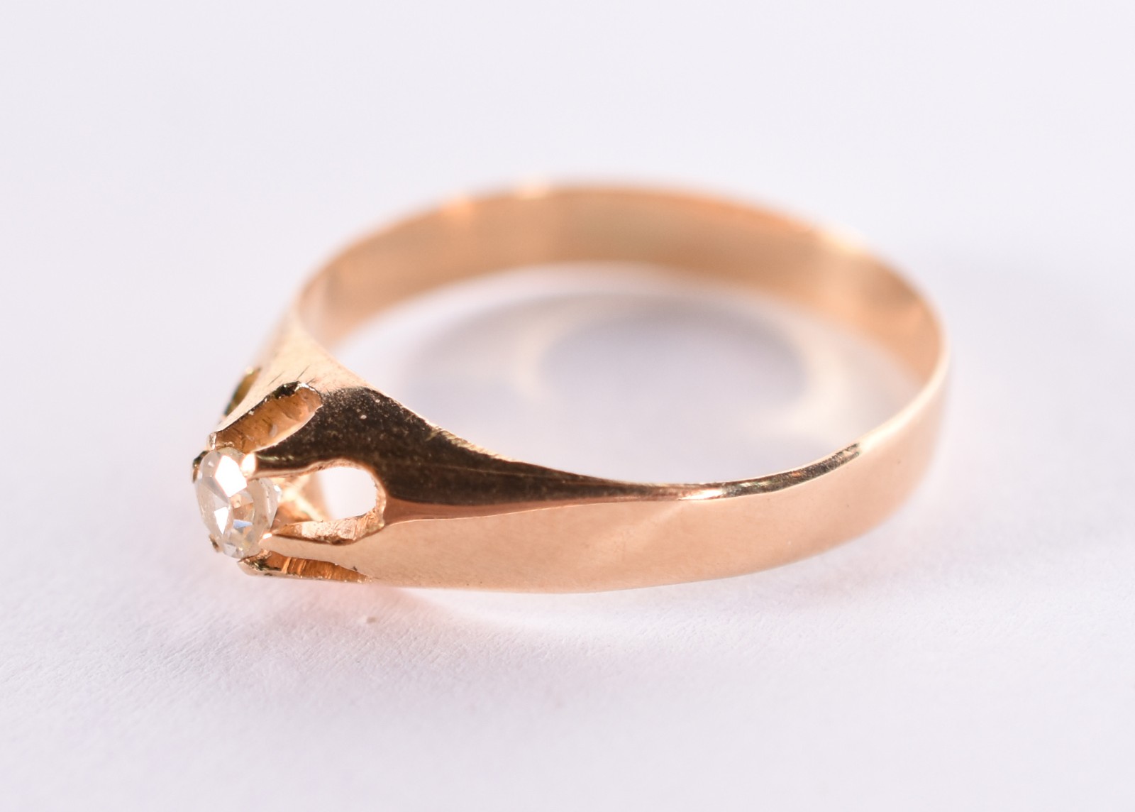 Anel solitário de ouro 18 k com um brilhante de 0,10 ct, aro 14 (Por... - foto 1 de 3