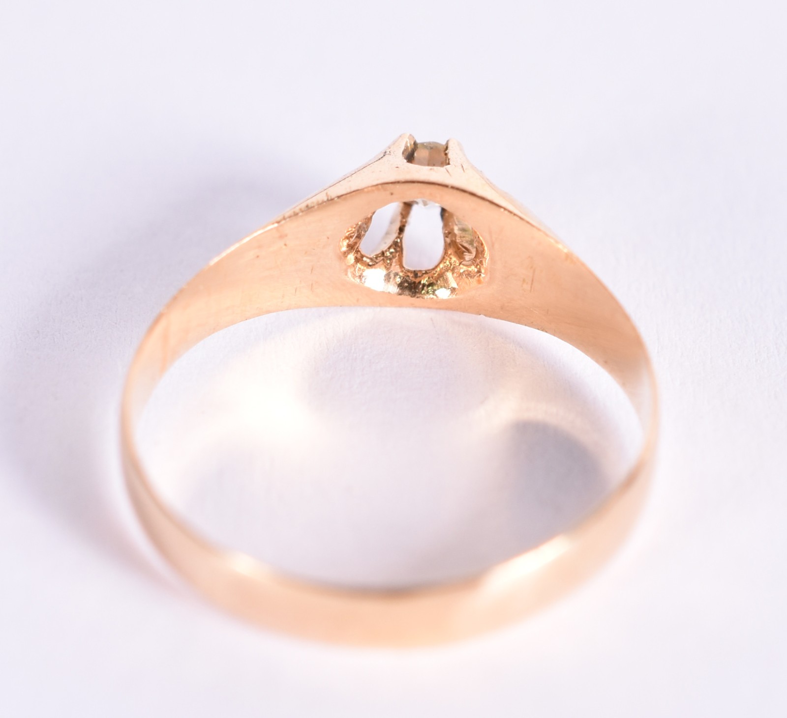 Anel solitário de ouro 18 k com um brilhante de 0,10 ct, aro 14 (Por... - foto 3 de 3