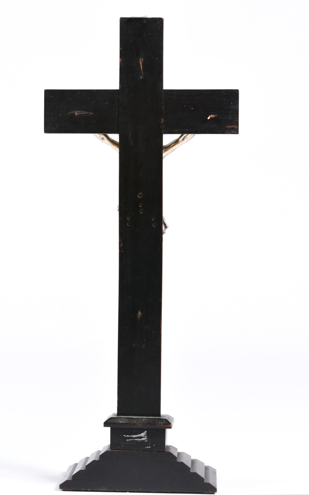 Crucifixo de madeira com figura de Cristo de metal prateado, assinada... - foto 5 de 5