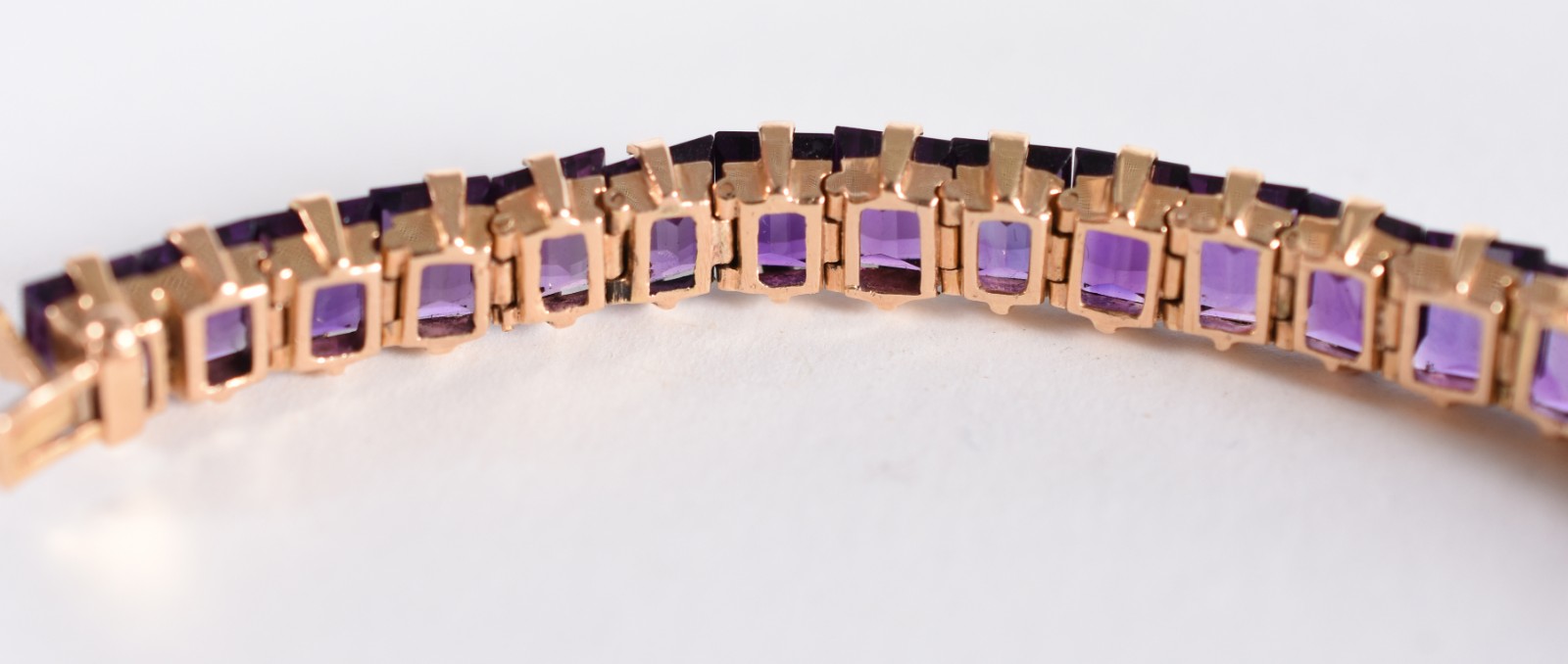 Pulseira em ouro 18 k, com 36 ametistas (Por motivos de seguranças as... - foto 5 de 5