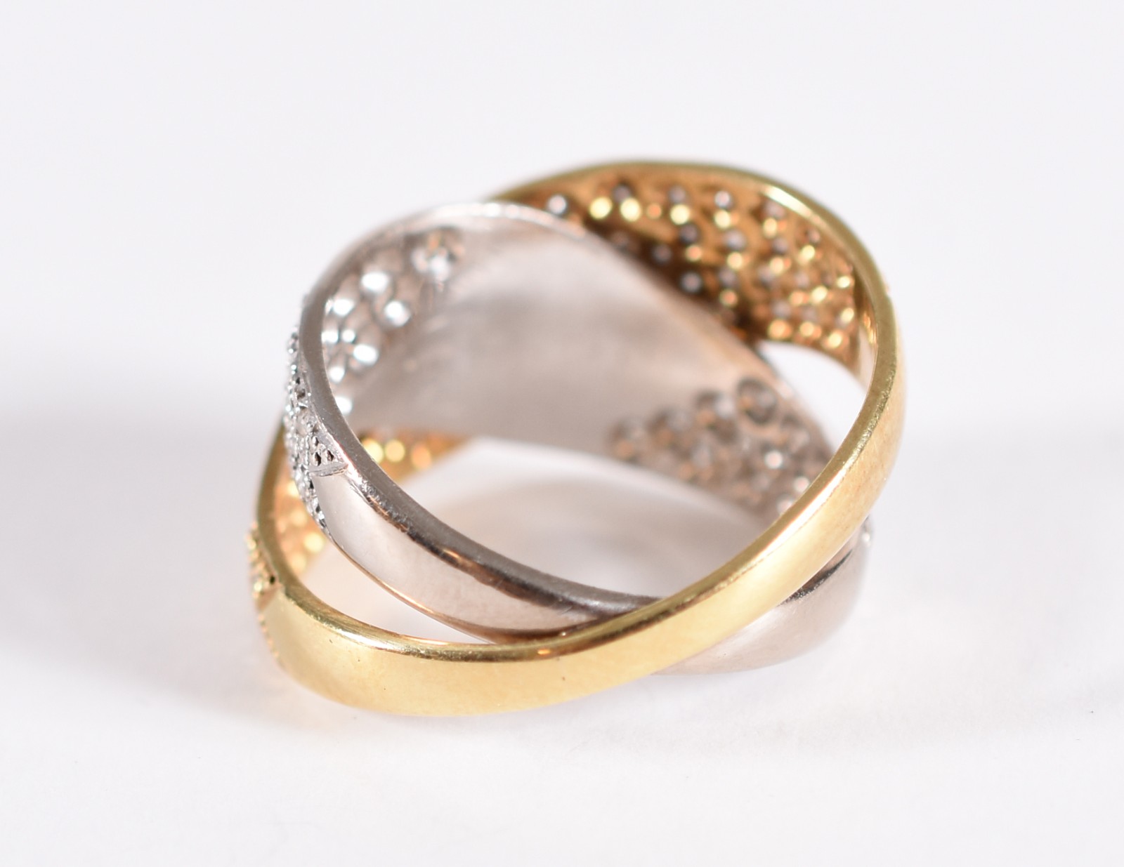 Anel feitio 2 fitas superpostas, uma em ouro 18 k e outra em ouro... - foto 2 de 4