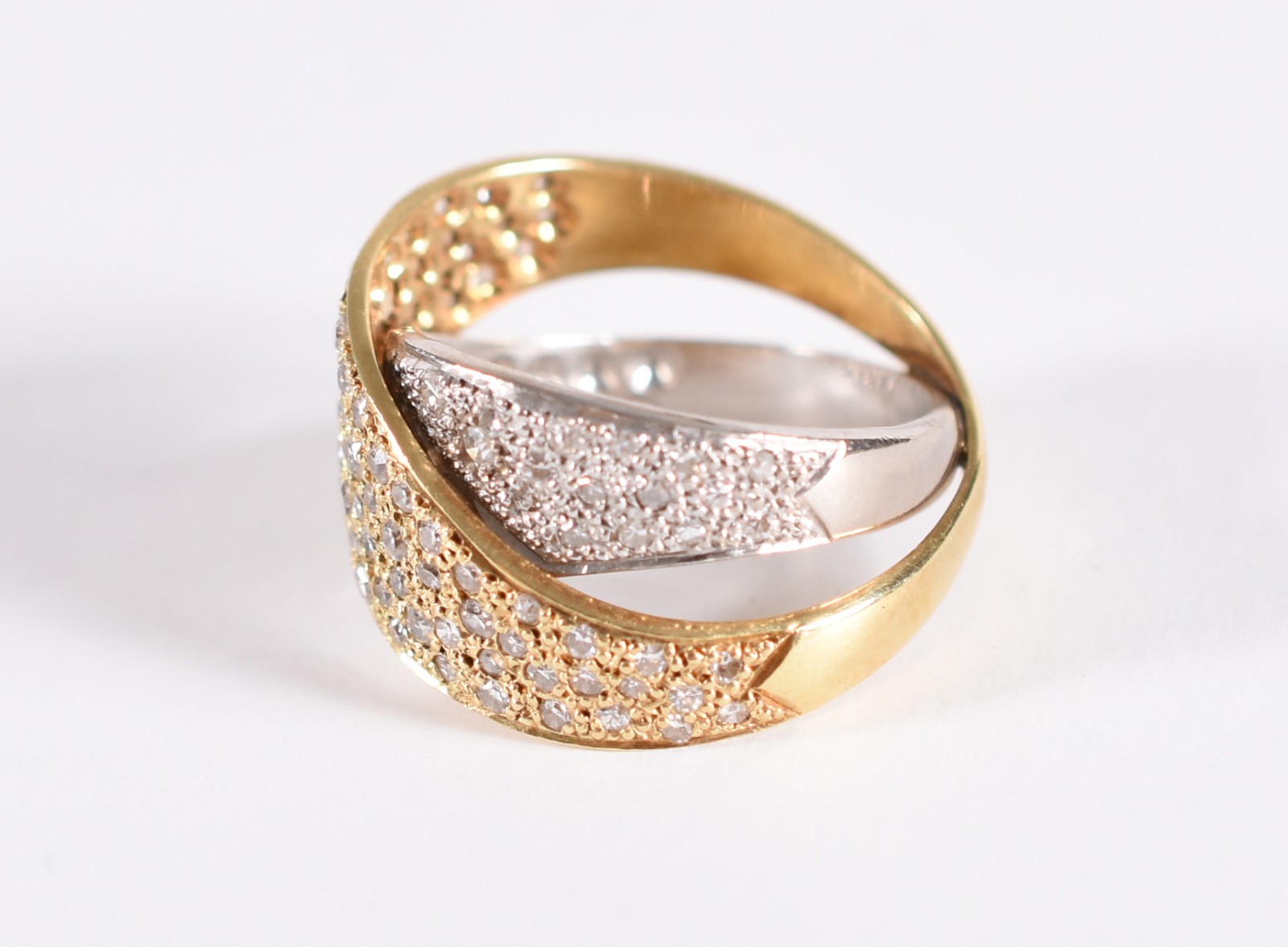 Anel feitio 2 fitas superpostas, uma em ouro 18 k e outra em ouro... - foto 3 de 4