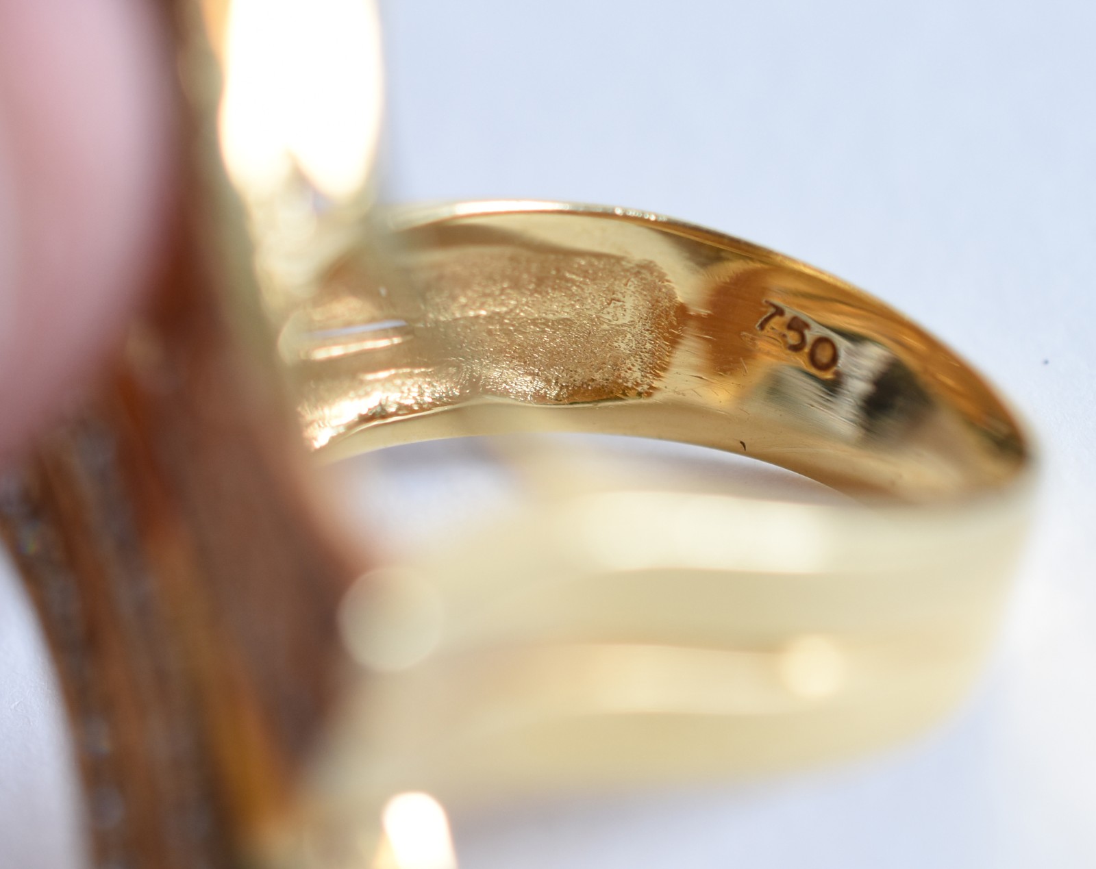 Anel em ouro 18 k, com 4 semi círculos com brilhantes, aro 17 (Por... - foto 3 de 4
