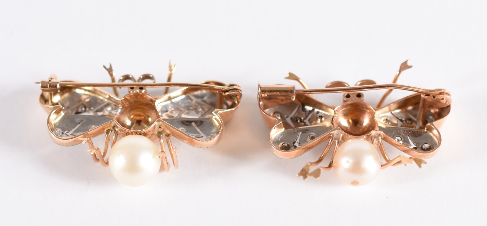 Par de broches, grandes "moscas" em ouro 18 k e ouro branco, com... - foto 3 de 3