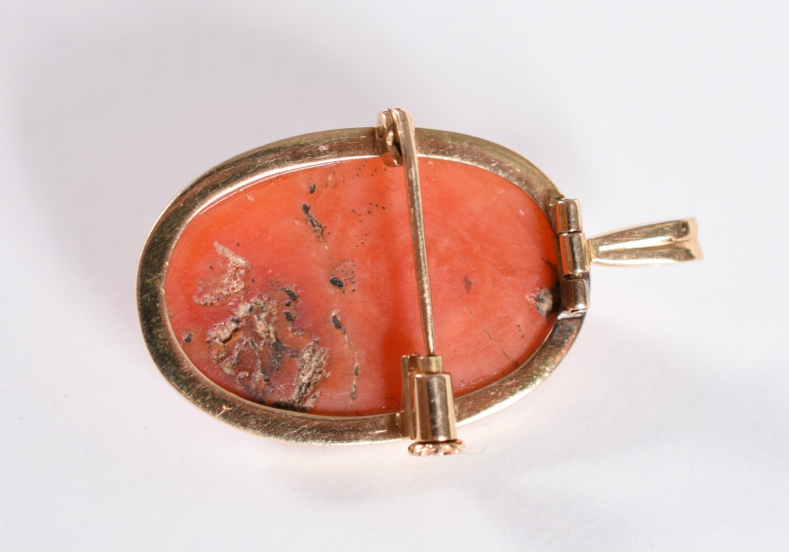 Broche/pingente/camafeu, na cor coral, com busto feminino da... - foto 4 de 4