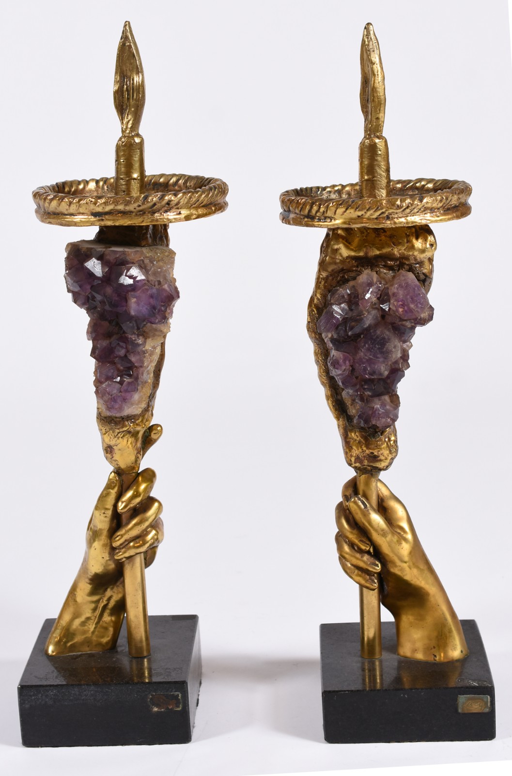 Par de esculturas representando tocheiros de bronze e ametista bruta... - foto 1 de 5
