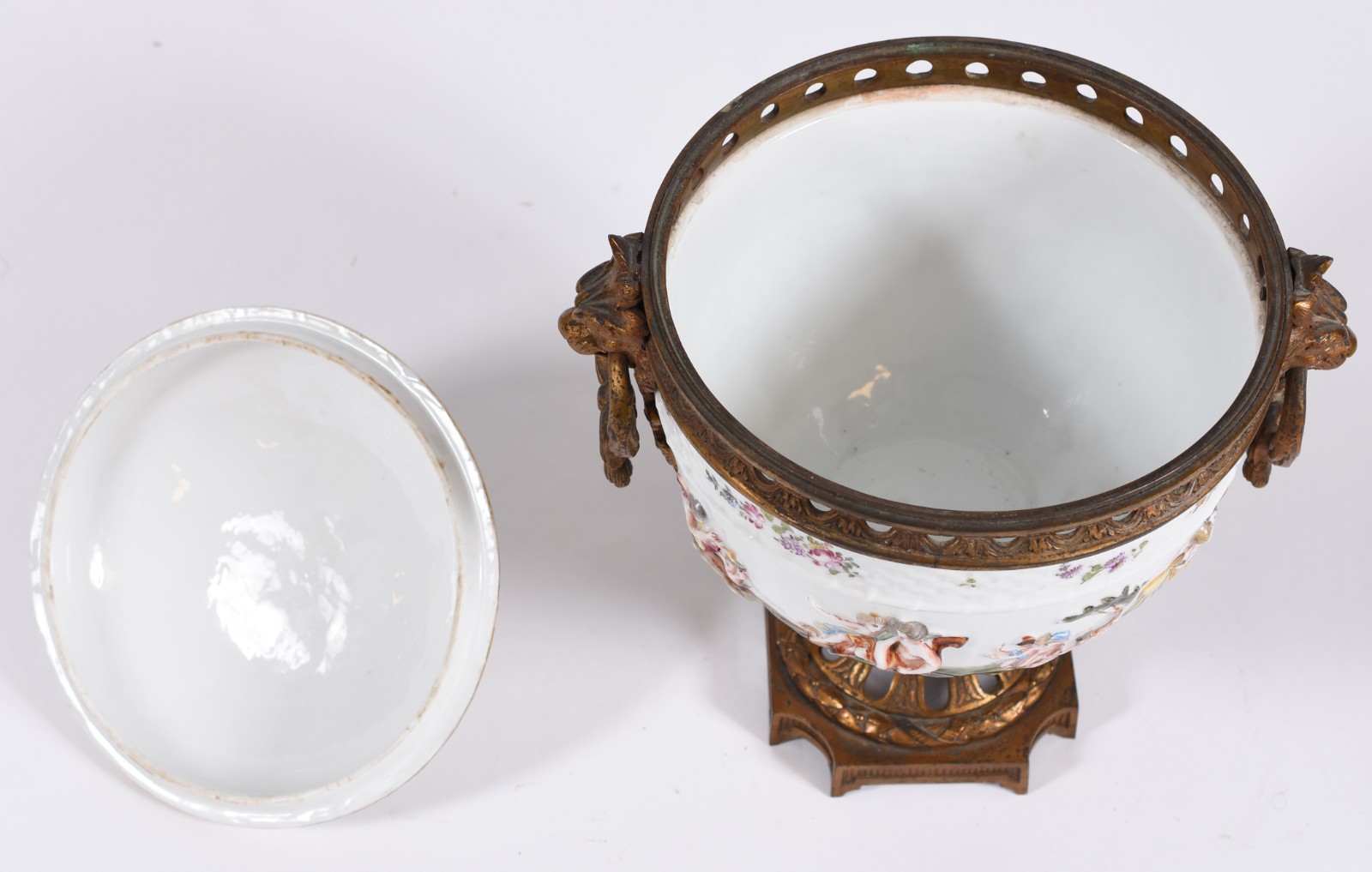 Belíssimo potiche de porcelana italiana Capo Di Monti com figuras... - foto 6 de 8