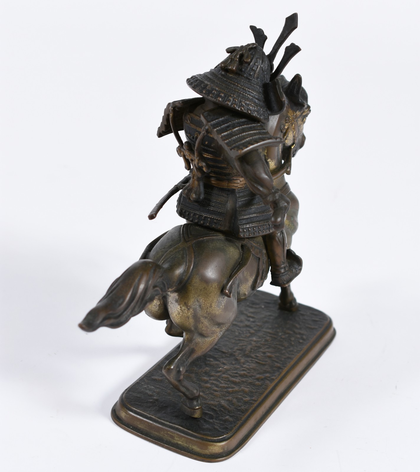 Escultura de bronze representando guerreiro chines, século XIX. - foto 4 de 5