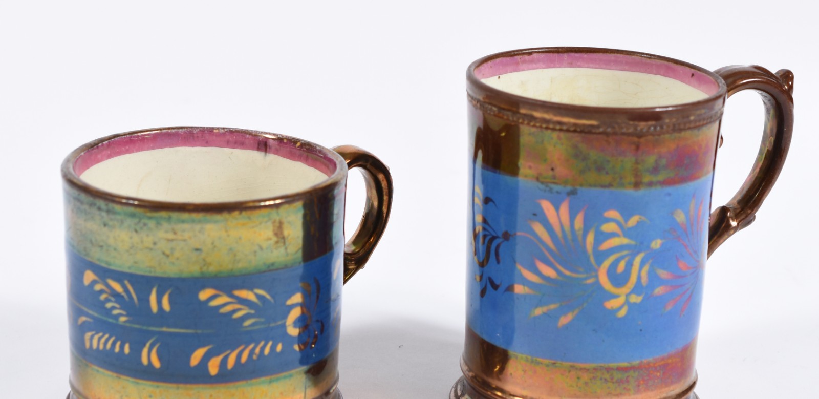 Duas canecas de faiança "Cup Luster" , século XIX (com batidas). - foto 3 de 6