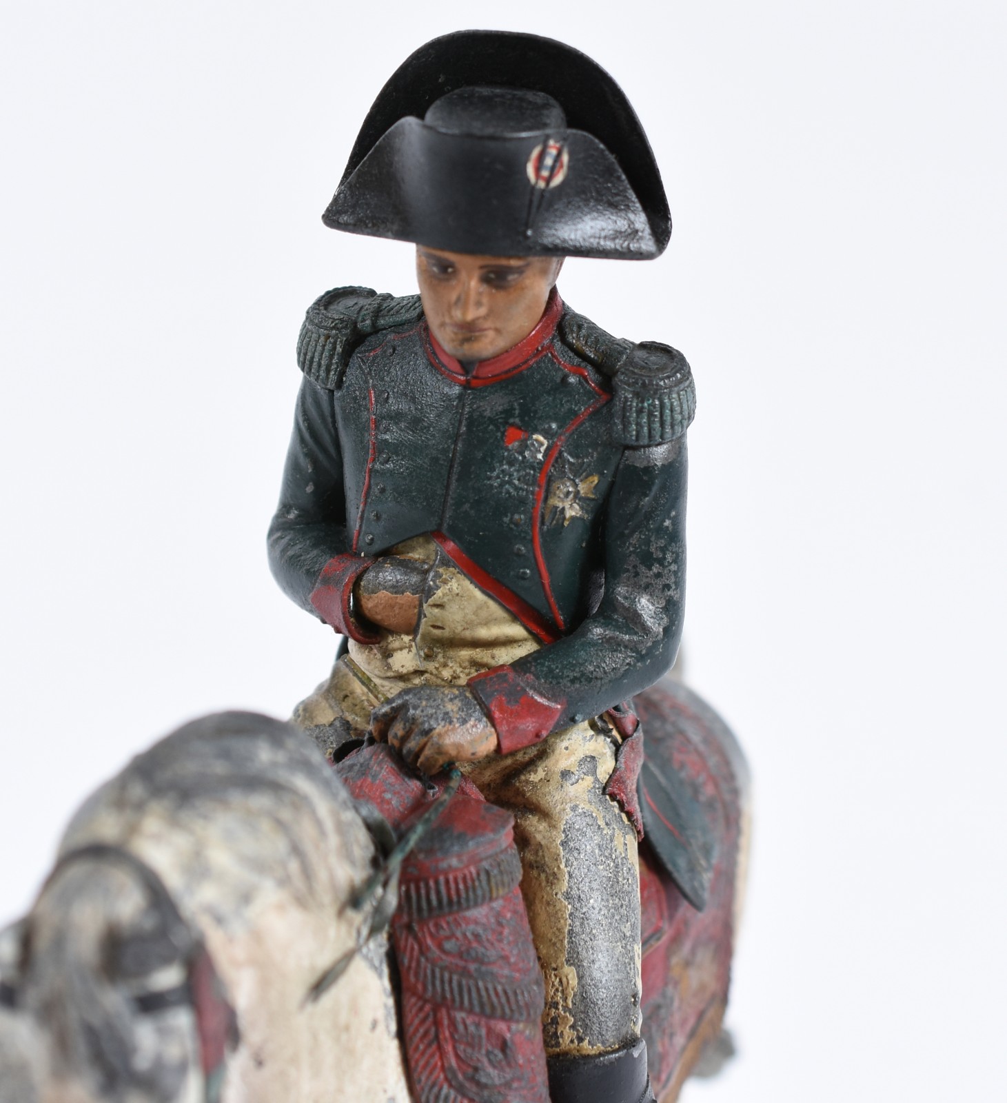 Escultura representando Napoleão a cavalo (orelha com defeito) de... - foto 2 de 6