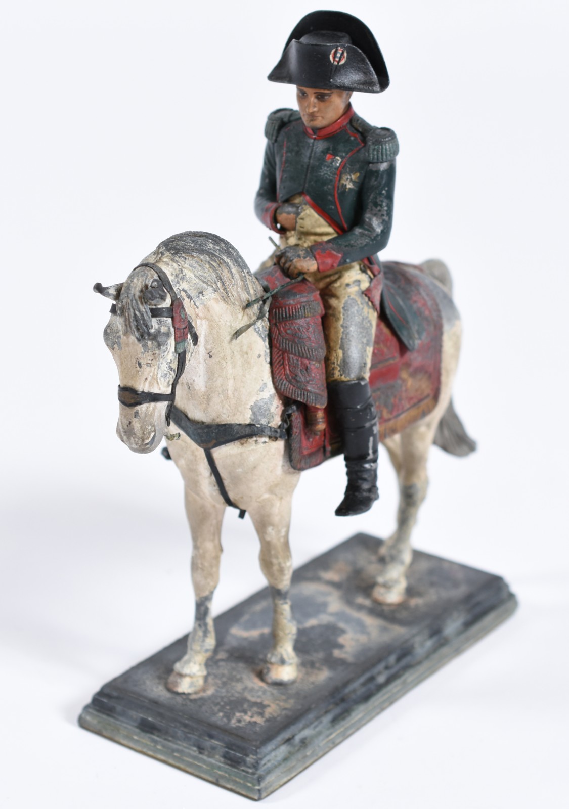 Escultura representando Napoleão a cavalo (orelha com defeito) de... - foto 1 de 6