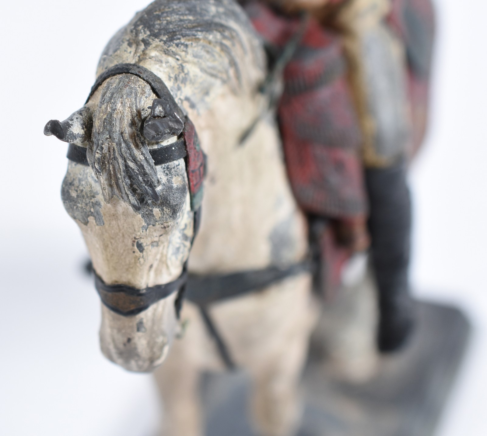 Escultura representando Napoleão a cavalo (orelha com defeito) de... - foto 4 de 6