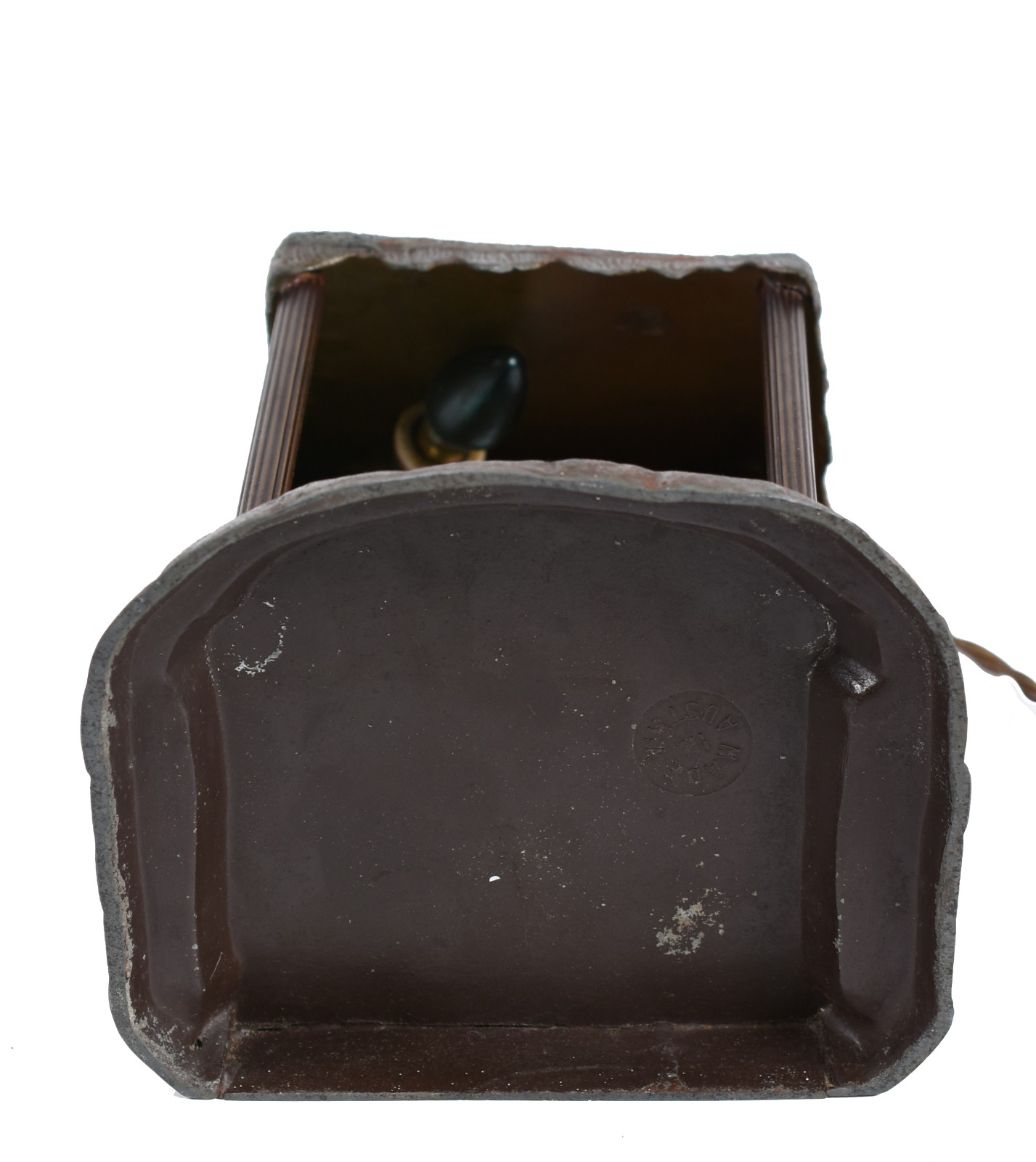 Lampada de petit bronze austríaco representando figuras sob tenda... - foto 7 de 7