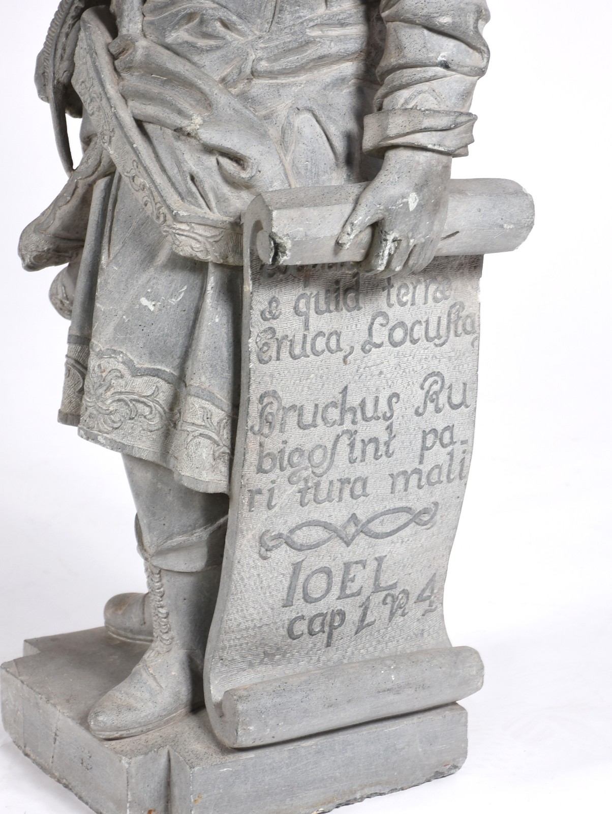 Escultura em pedra sabão representando cópia de um dos profetas de... - foto 4 de 6