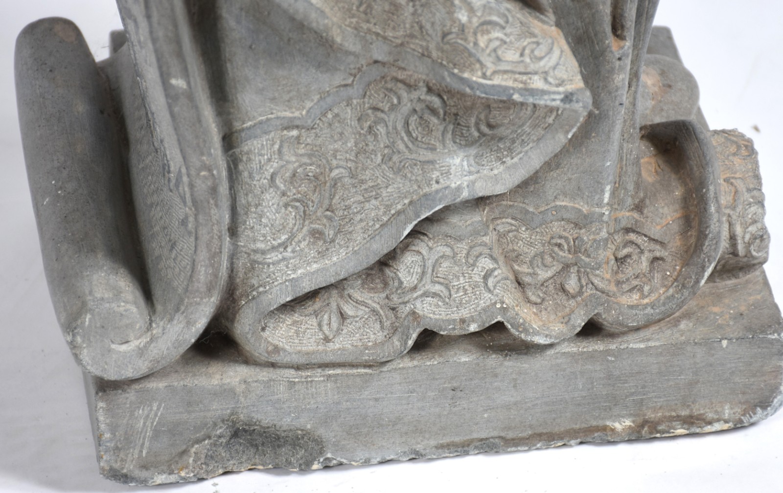 Escultura em pedra sabão representando cópia de um dos profetas de... - foto 6 de 6