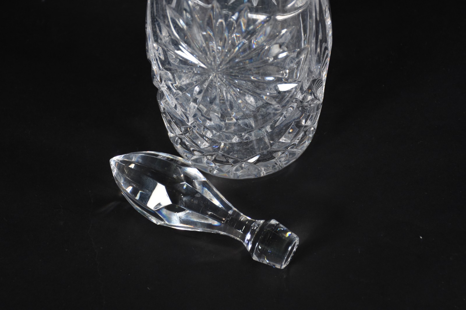 Garrafa de cristal portugues lapidado, com mofo. - foto 4 de 6