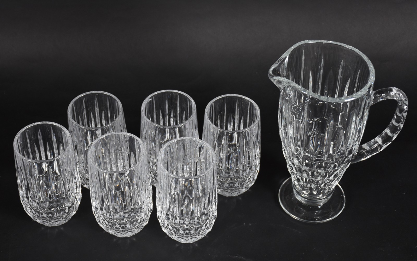Conjunto em demi cristal composto de: 6 copos e jarra para refresco... - foto 2 de 5