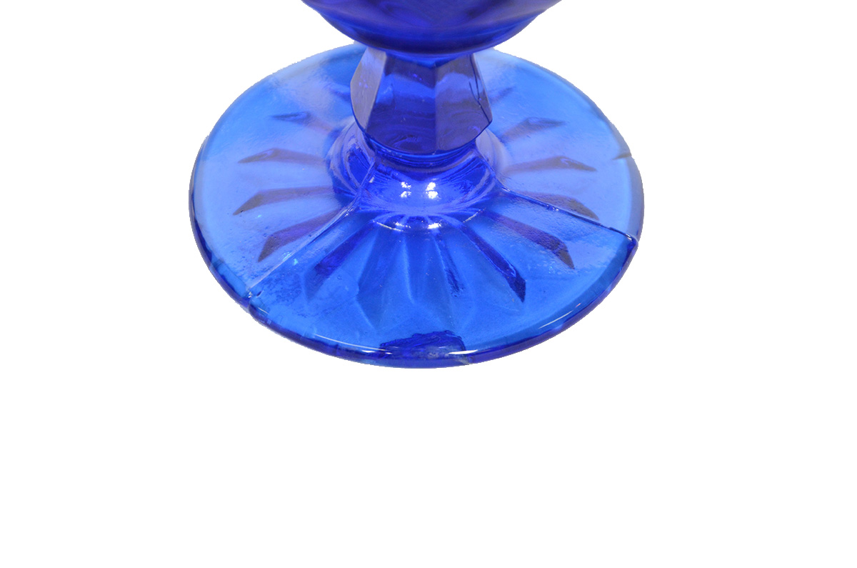 Conjunto com 18 copos de vidro na cor azul. - foto 2 de 2