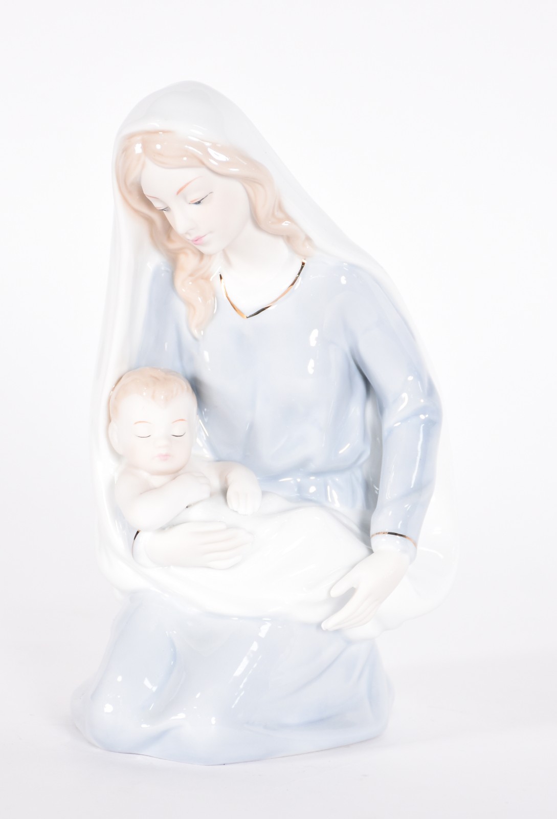 Escultura de porcelana representando Nossa Senhora com menino Jesus. - foto 1 de 5