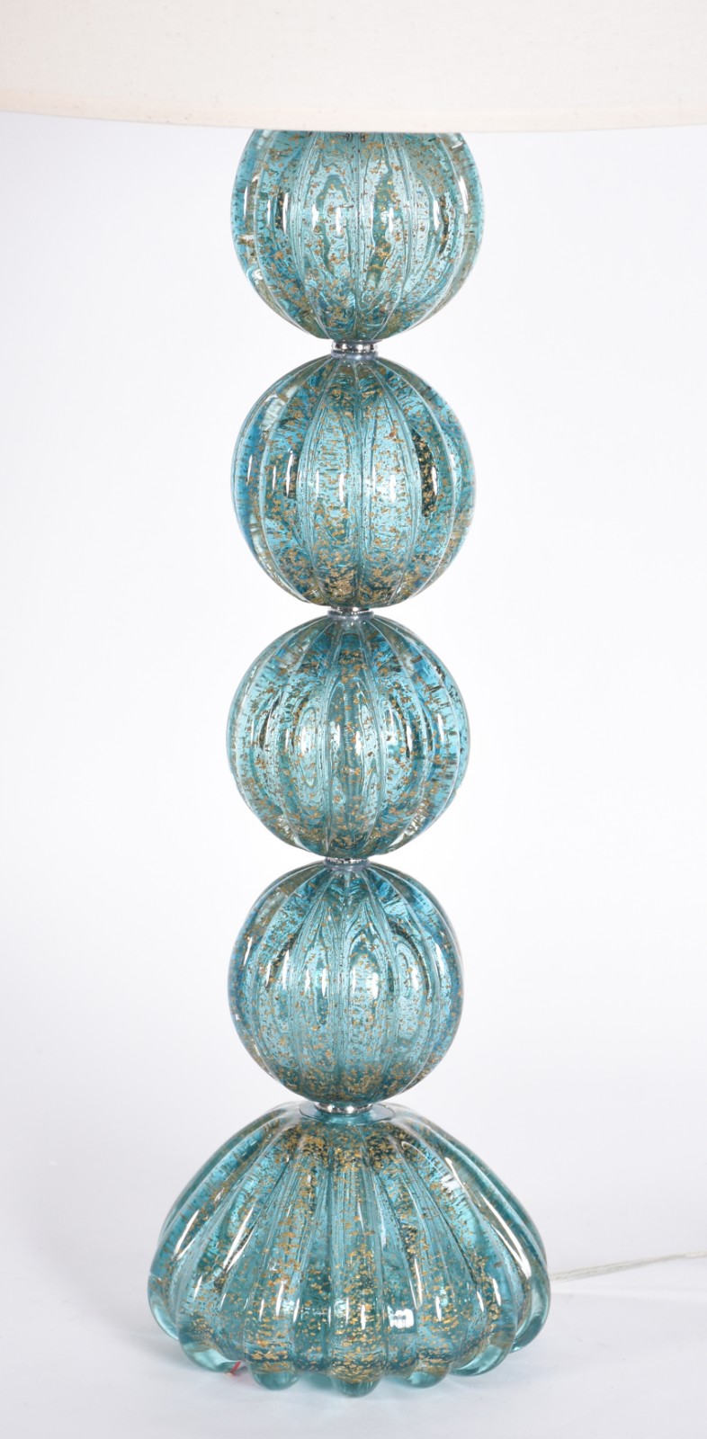 Luminária de vidro decorativo na cor azul com cúpula. - foto 2 de 3