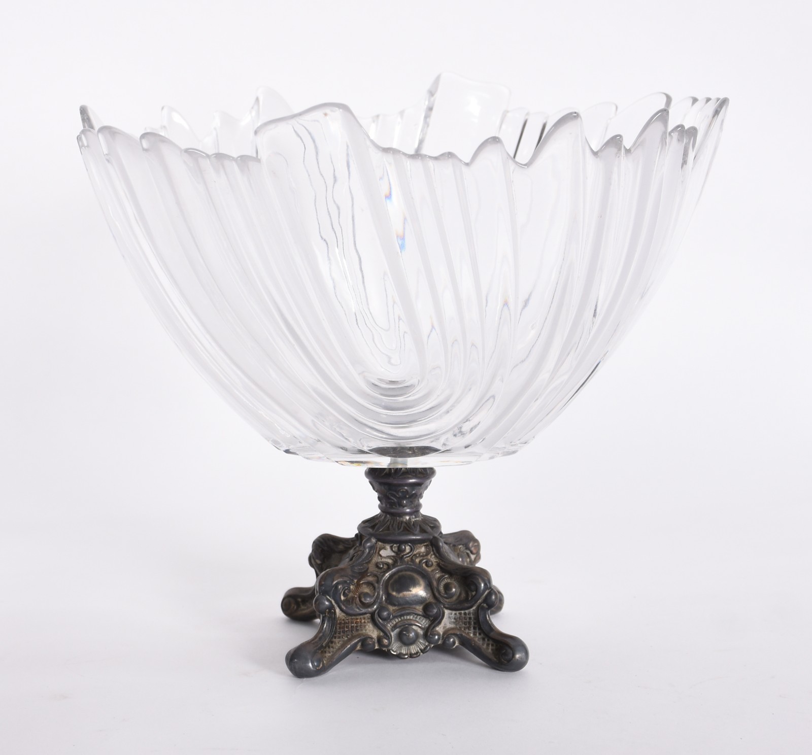 Centro de mesa com base de metal e bowl de cristal com borda... - foto 1 de 5