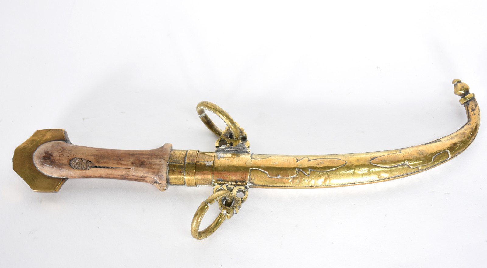 Adaga oriental com fina "casca" de prata e detalhes em metal dourado... - foto 1 de 5