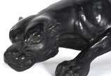 Escultura de material sintético representando f... - Escultura de material sintético representando felino.