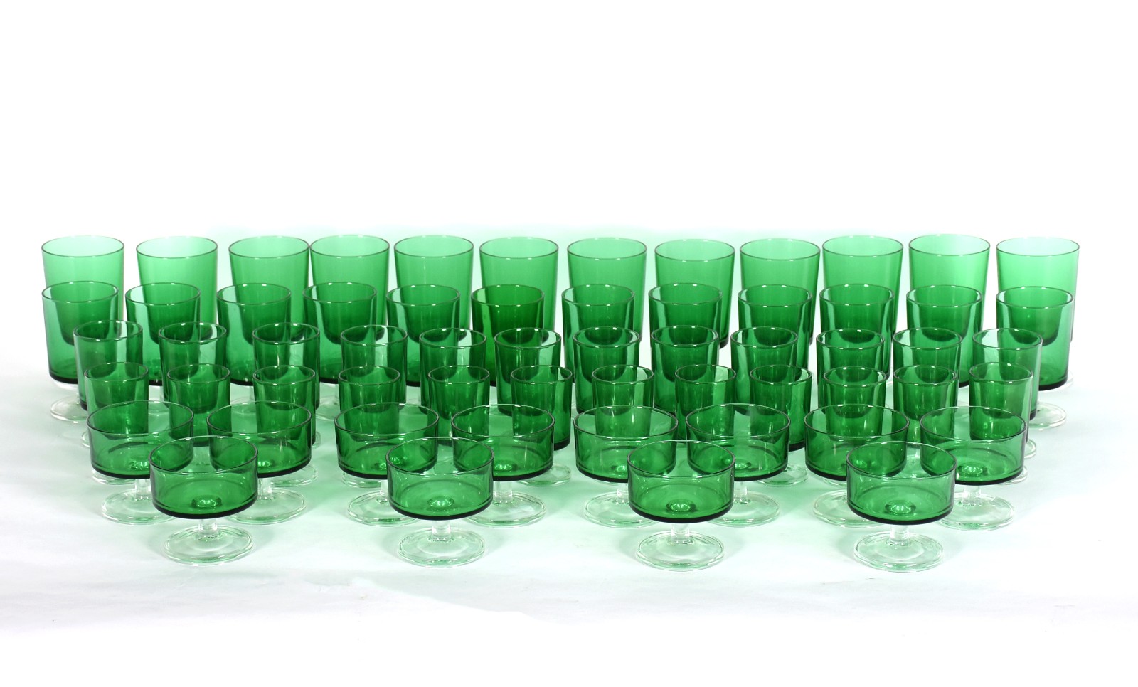 Serviço de copos de vidro francês na cor verde composto de: 12 para... - foto 1 de 4