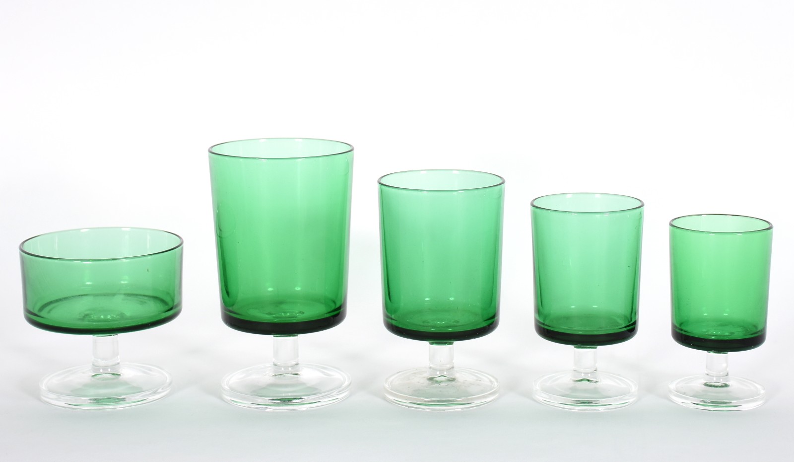 Serviço de copos de vidro francês na cor verde composto de: 12 para... - foto 3 de 4