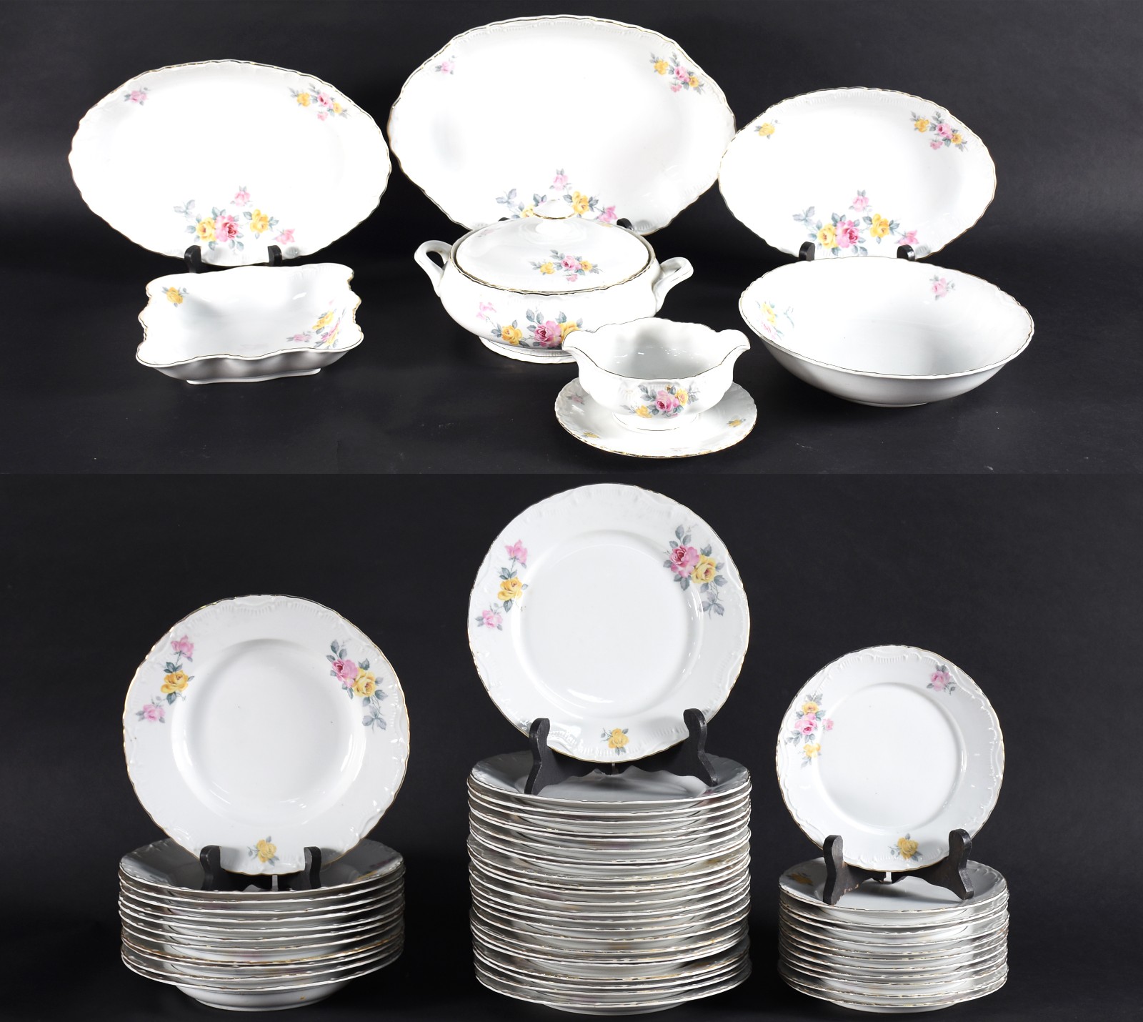 Aparelho de jantar de porcelana tcheca, decoração floral em... - foto 1 de 3