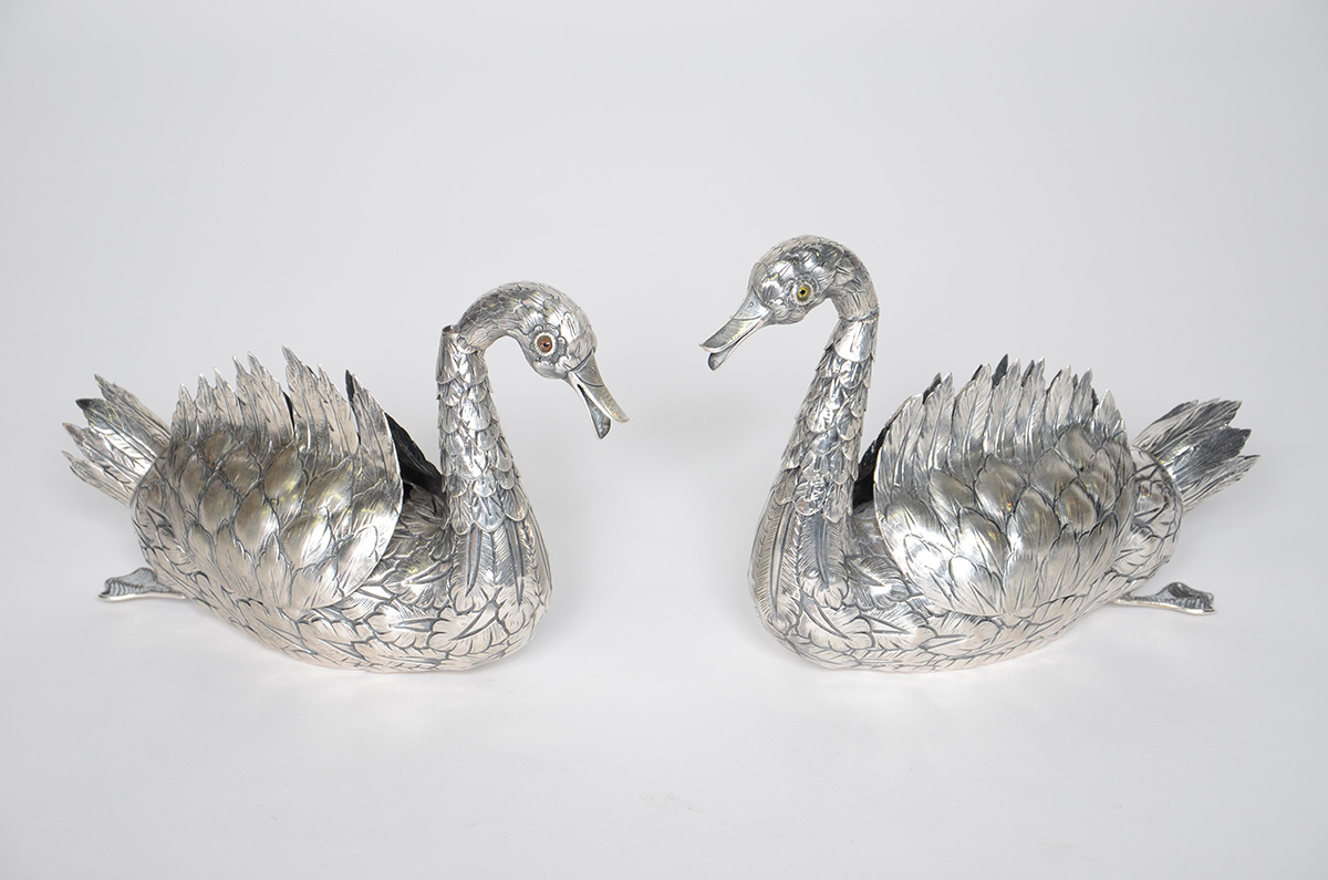 Par de floreiras em forma de cisnes de prata portuguesa, contraste... - foto 1 de 2