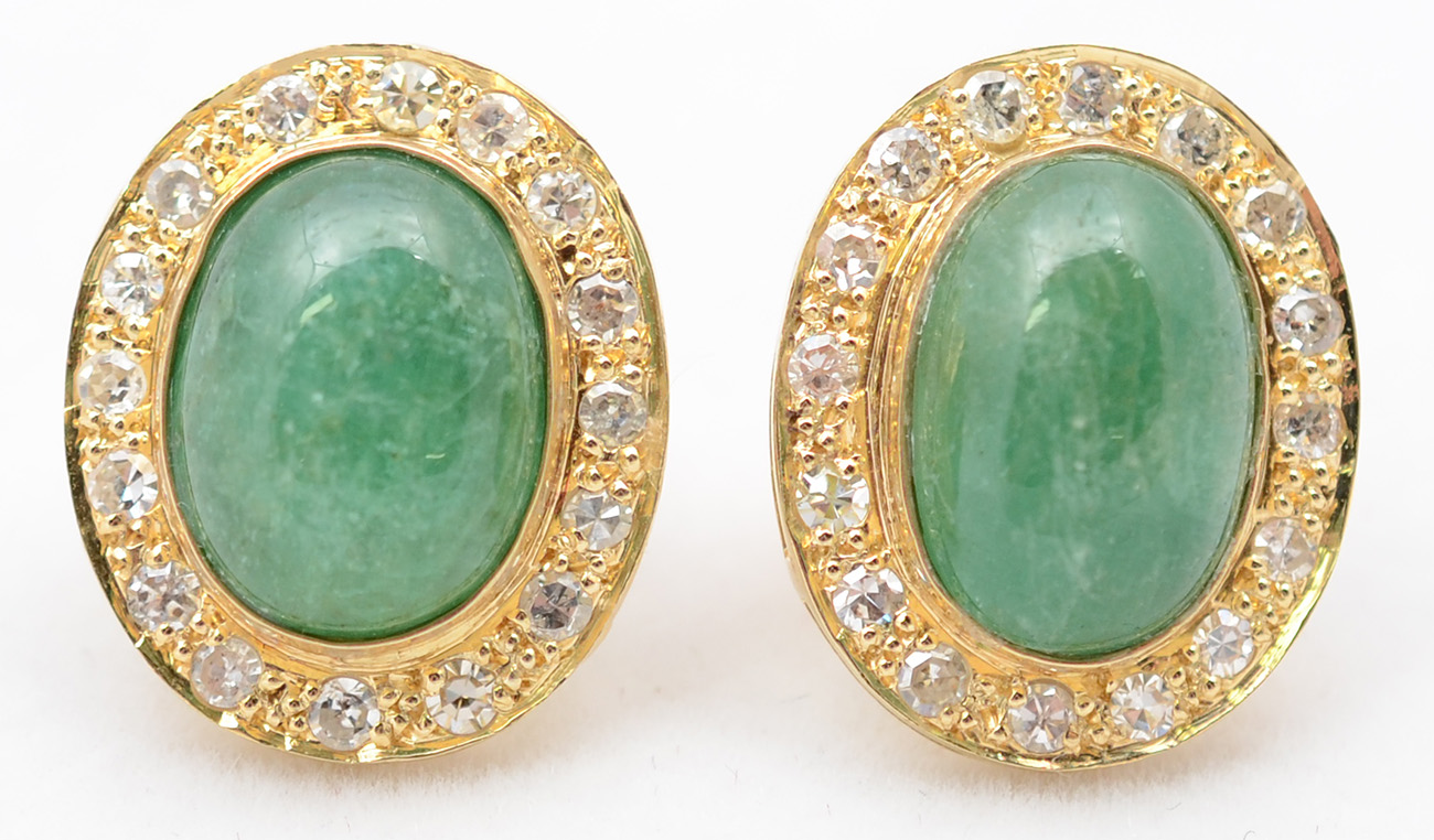 Par de Brincos de ouro 18 k com 2 esmeraldas cabochan de aprox 7,50ct...