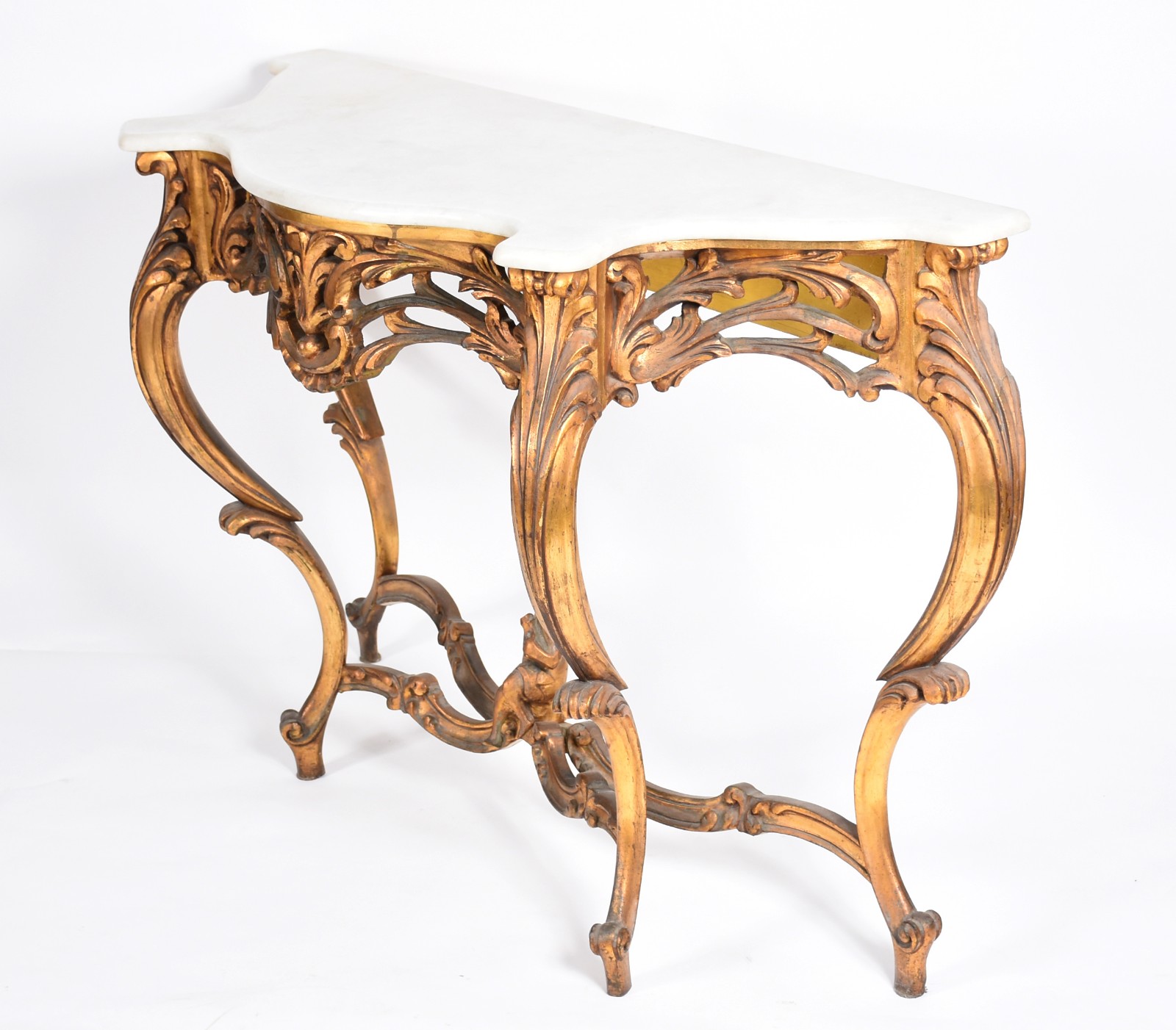 Belíssimo Console de madeira entalhada e dourada, pernas arqueadas... - foto 2 de 5