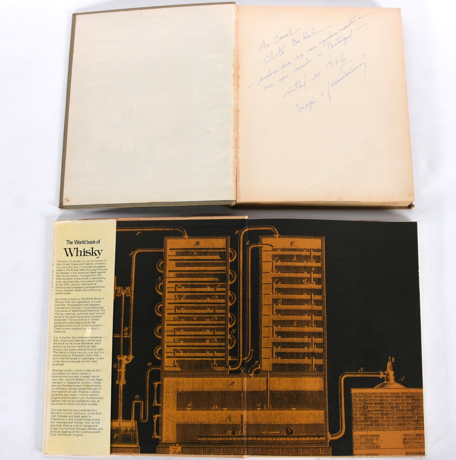 Dois livros: A) The World book of Whisky - Brian Murphy B) Lisboa... - foto 2 de 7