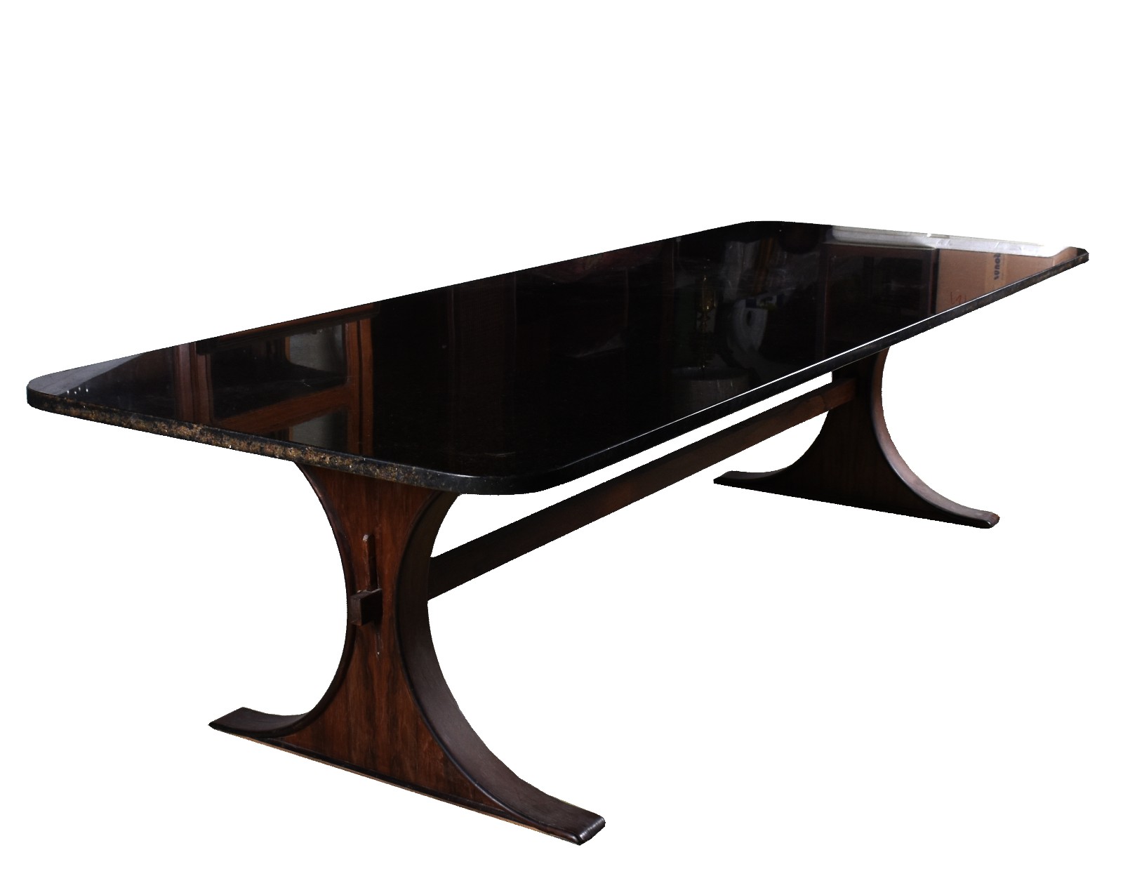 Mesa de jantar com tampo de mármore preto e base de madeira nobre... - foto 2 de 10