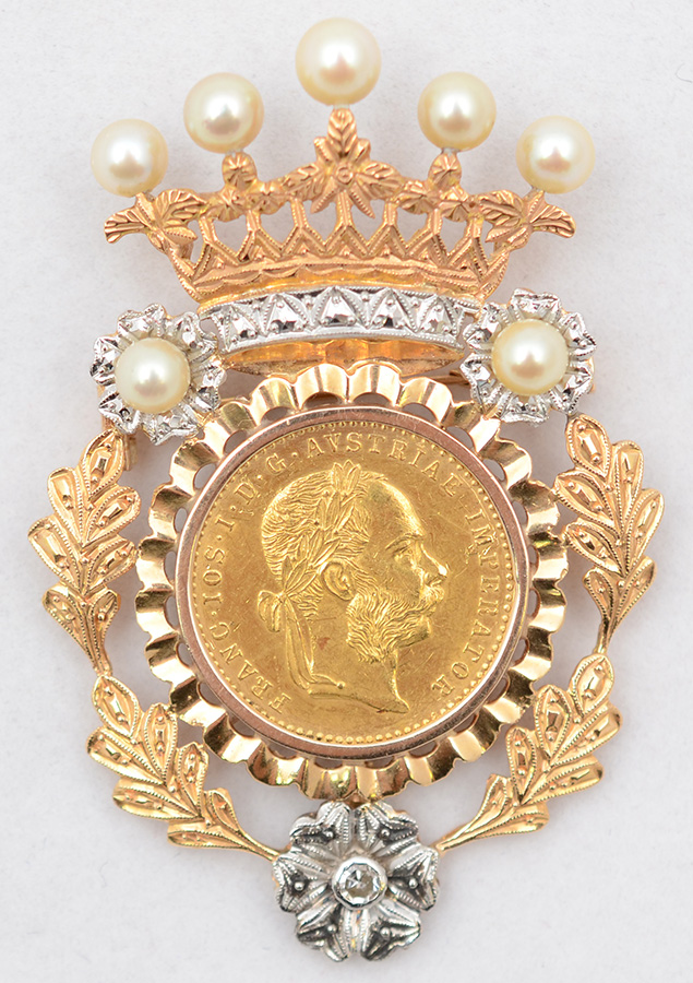 Pendente e/ou broche de ouro 18k brilhantes pérolas tendo ao centro... - foto 1 de 2