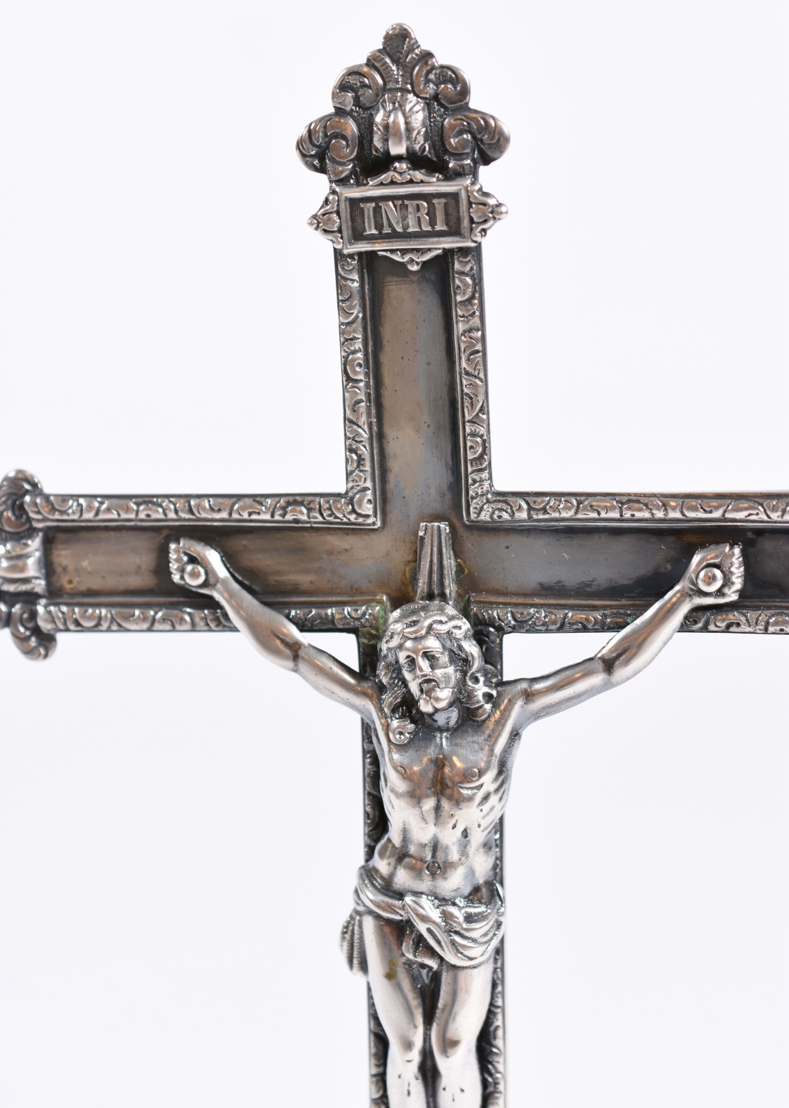 Crucifixo com figura de Cristo de prata contraste 10 Dinheiros. - foto 2 de 7