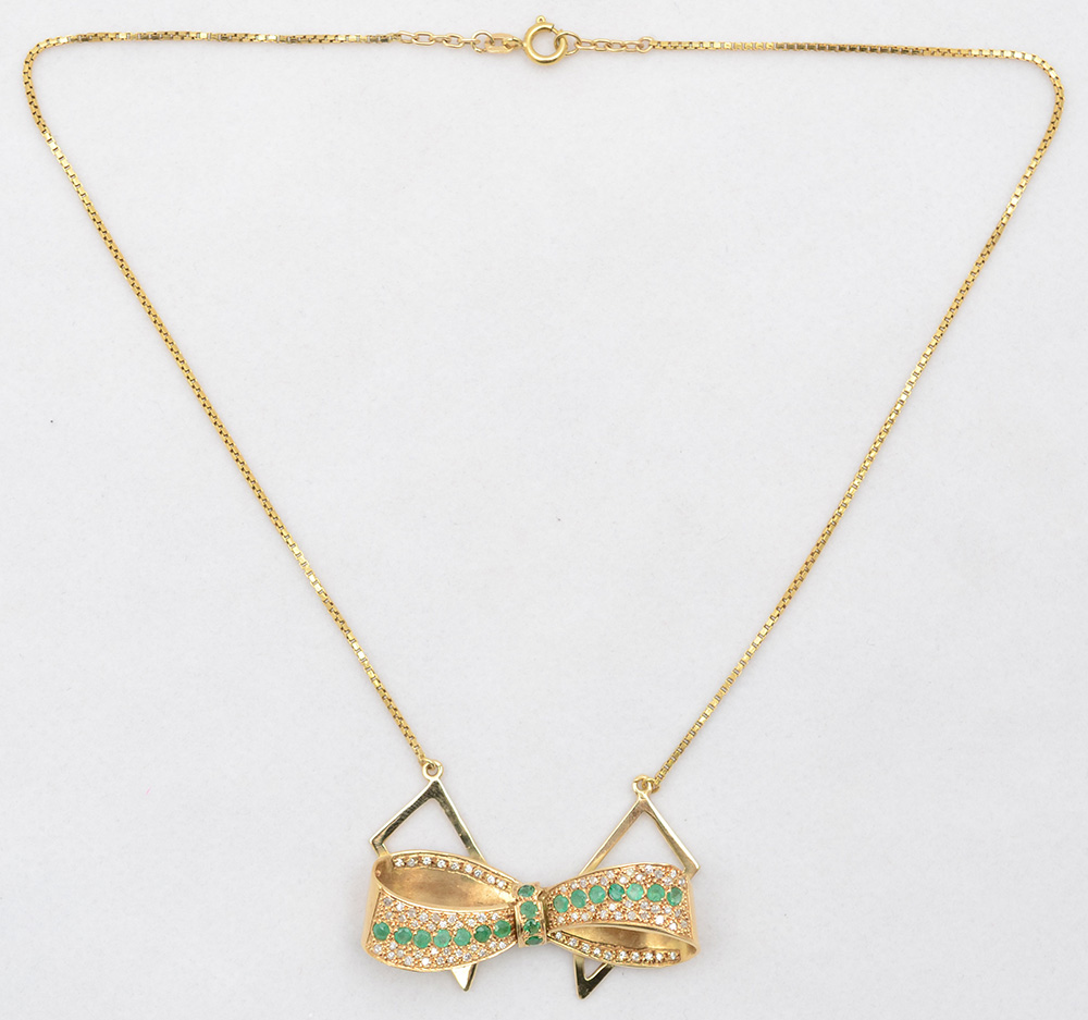 Pendente ¨Laço¨de ouro 18k com 1,66 cts de brilhantes e 0,54 de... - foto 2 de 2