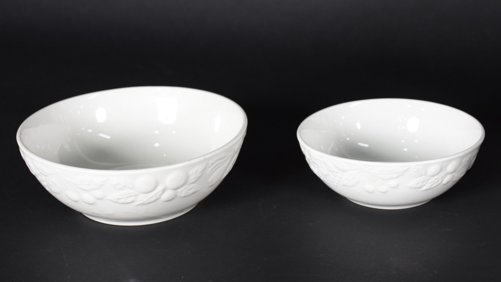 Aparelho de porcelana oriental branca com conchas em relevo na borda... - foto 3 de 5