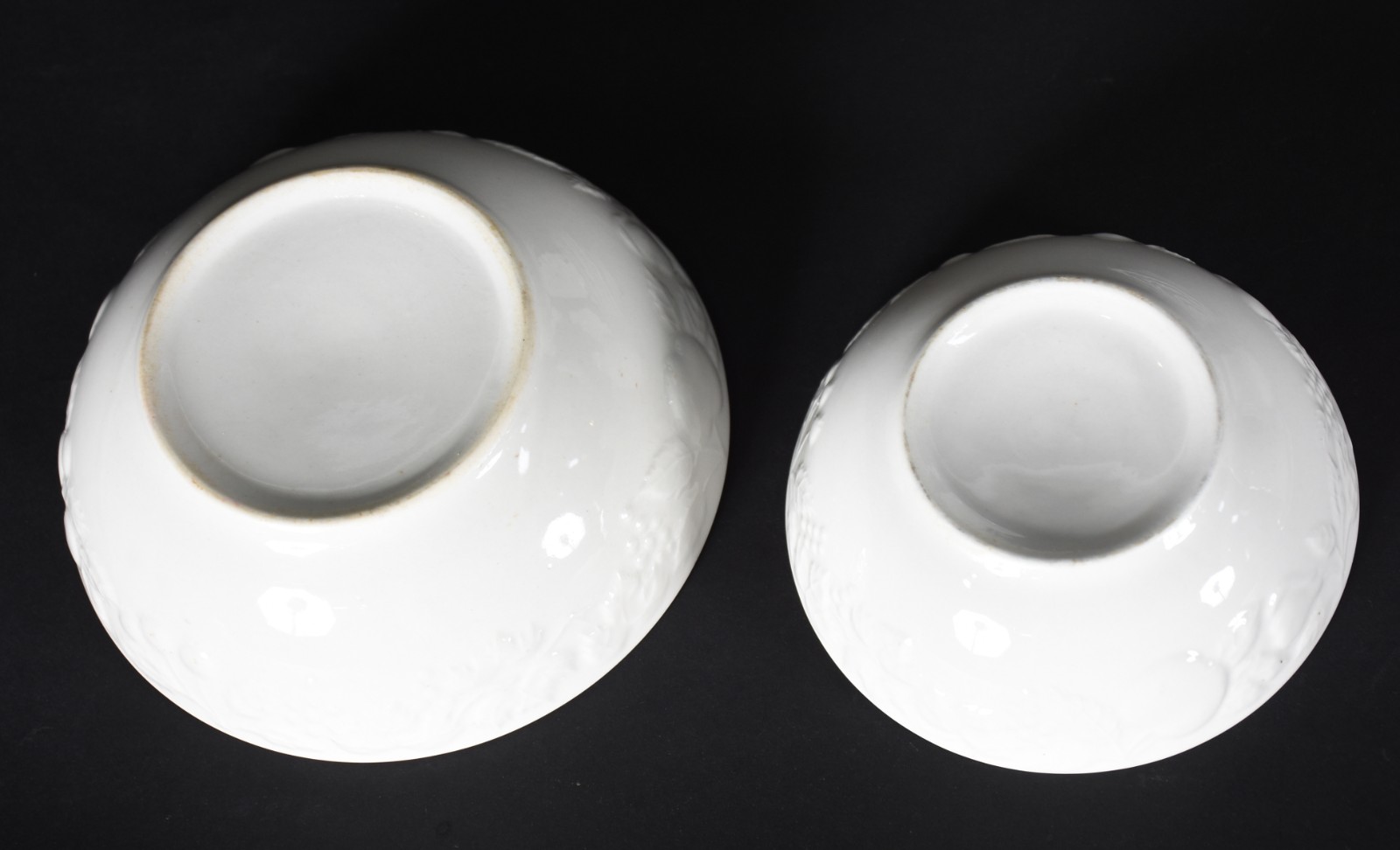 Aparelho de porcelana oriental branca com conchas em relevo na borda... - foto 4 de 5