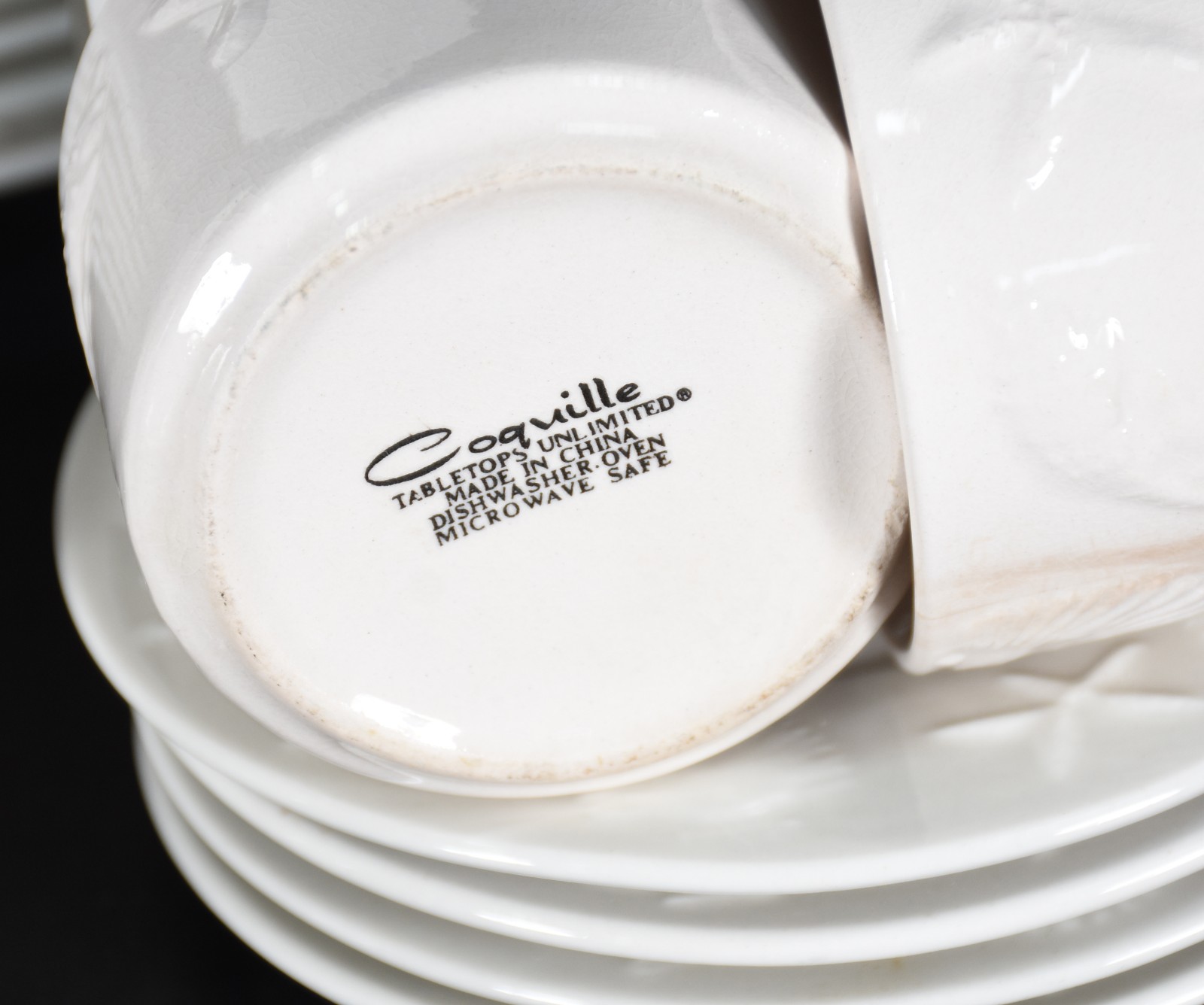 Aparelho de porcelana oriental branca com conchas em relevo na borda... - foto 5 de 5