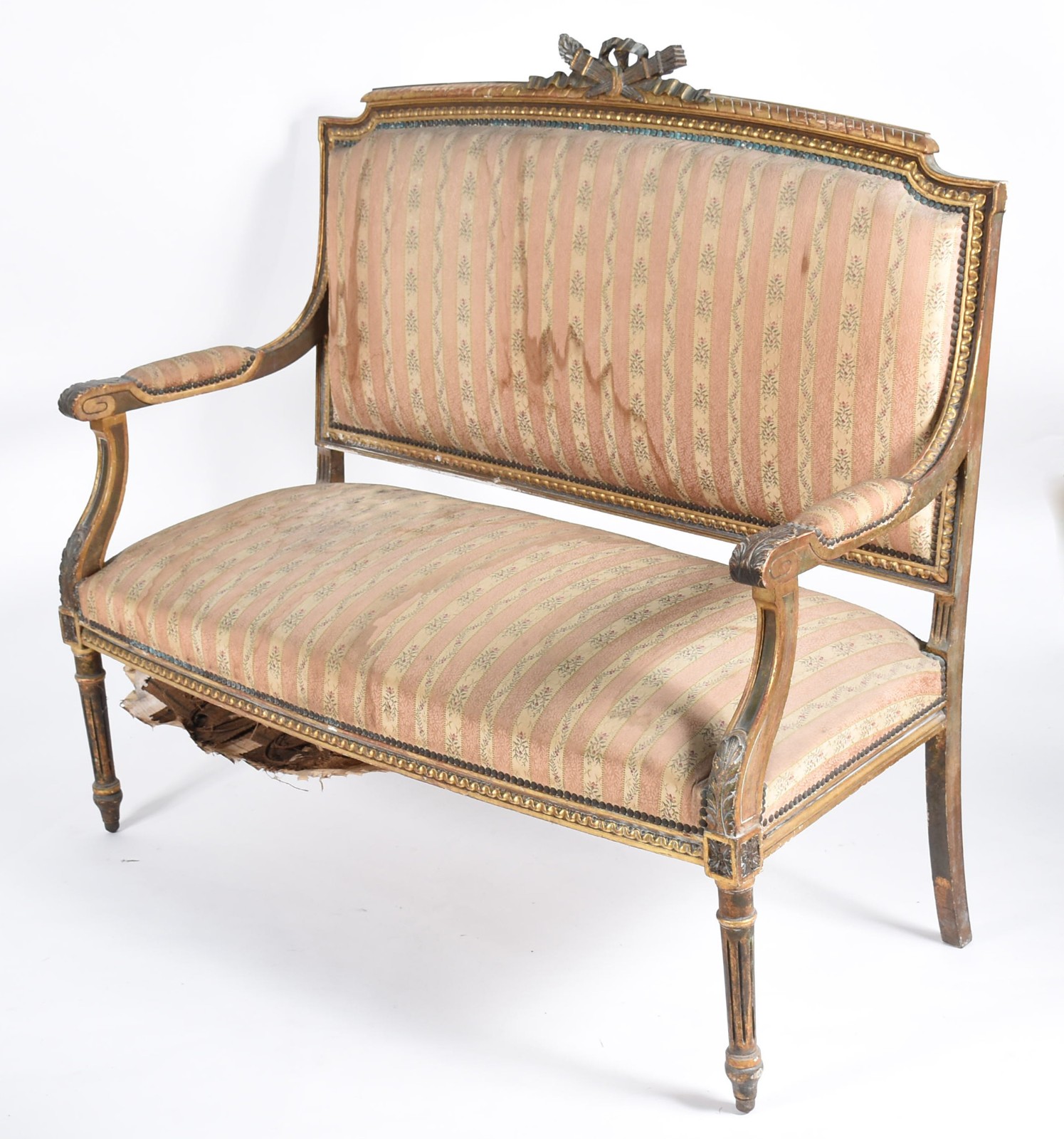 Conjunto de sofá e par de poltronas, estilo frances, de madeira nobre... - foto 3 de 6