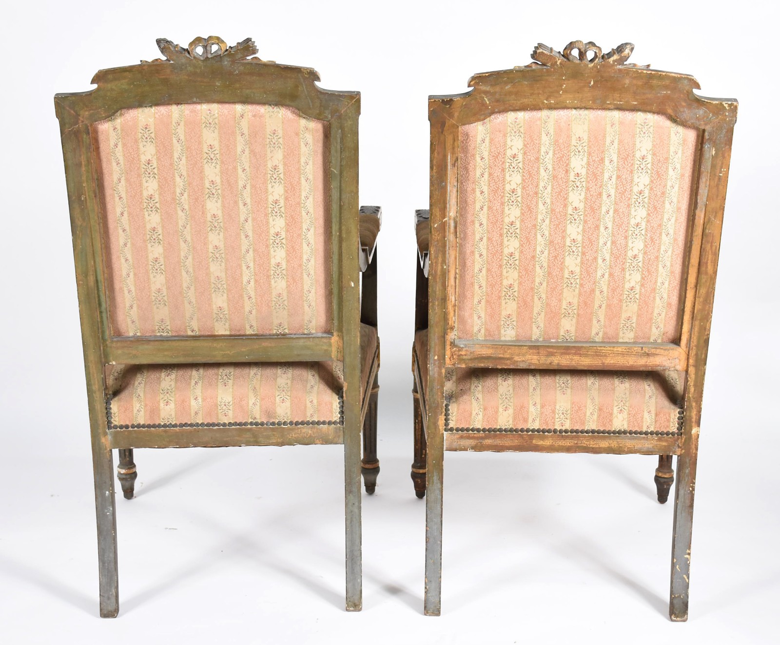 Conjunto de sofá e par de poltronas, estilo frances, de madeira nobre... - foto 6 de 6