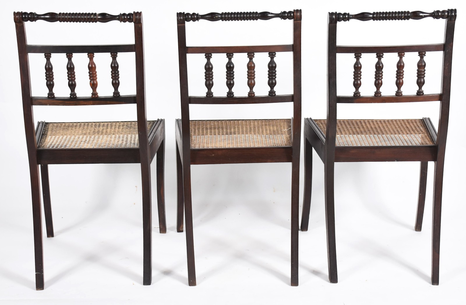 Conjunto com 6 cadeiras de madeira nobre, assentos de palhinha e... - foto 4 de 6