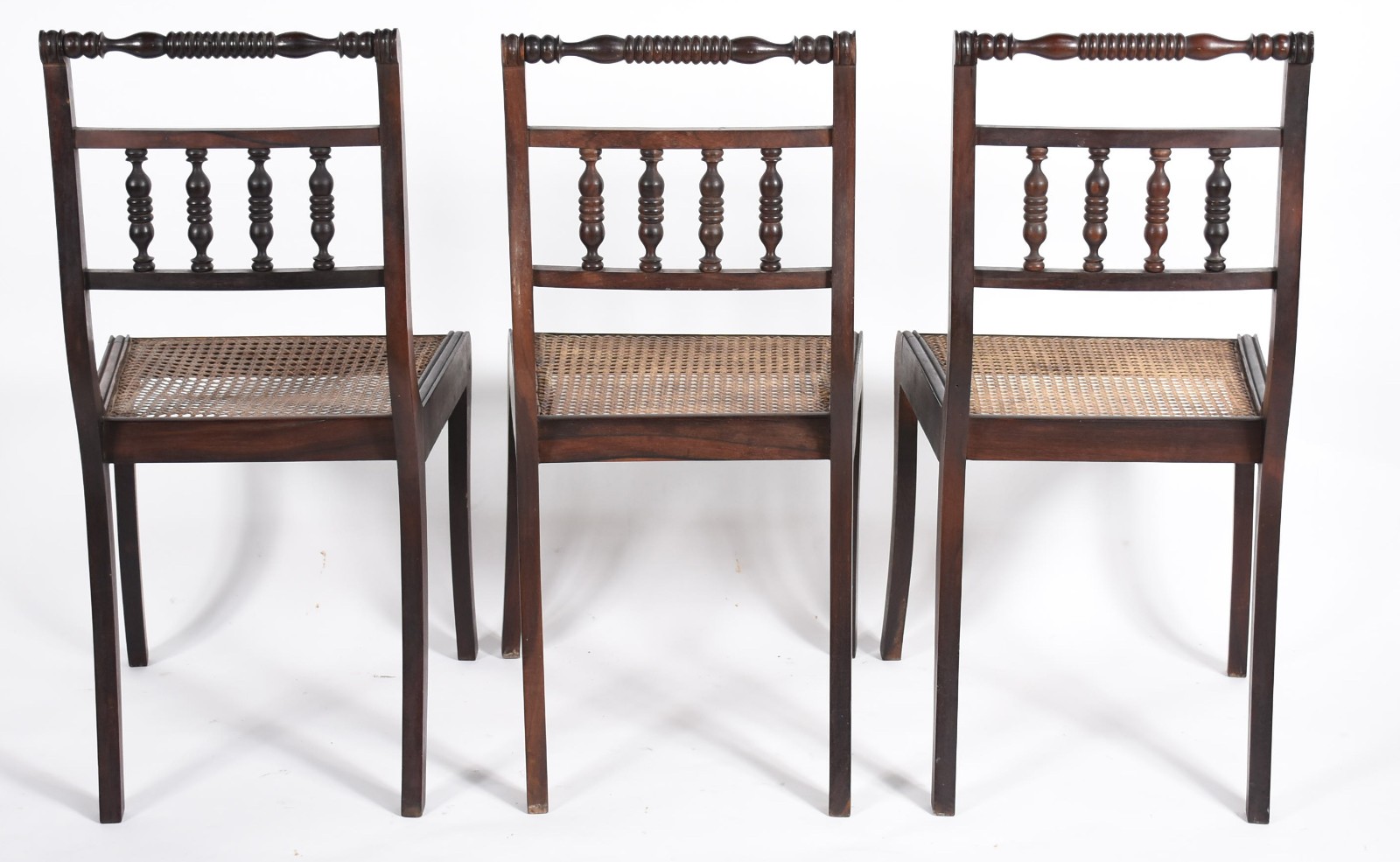 Conjunto com 6 cadeiras de madeira nobre, assentos de palhinha e... - foto 5 de 6